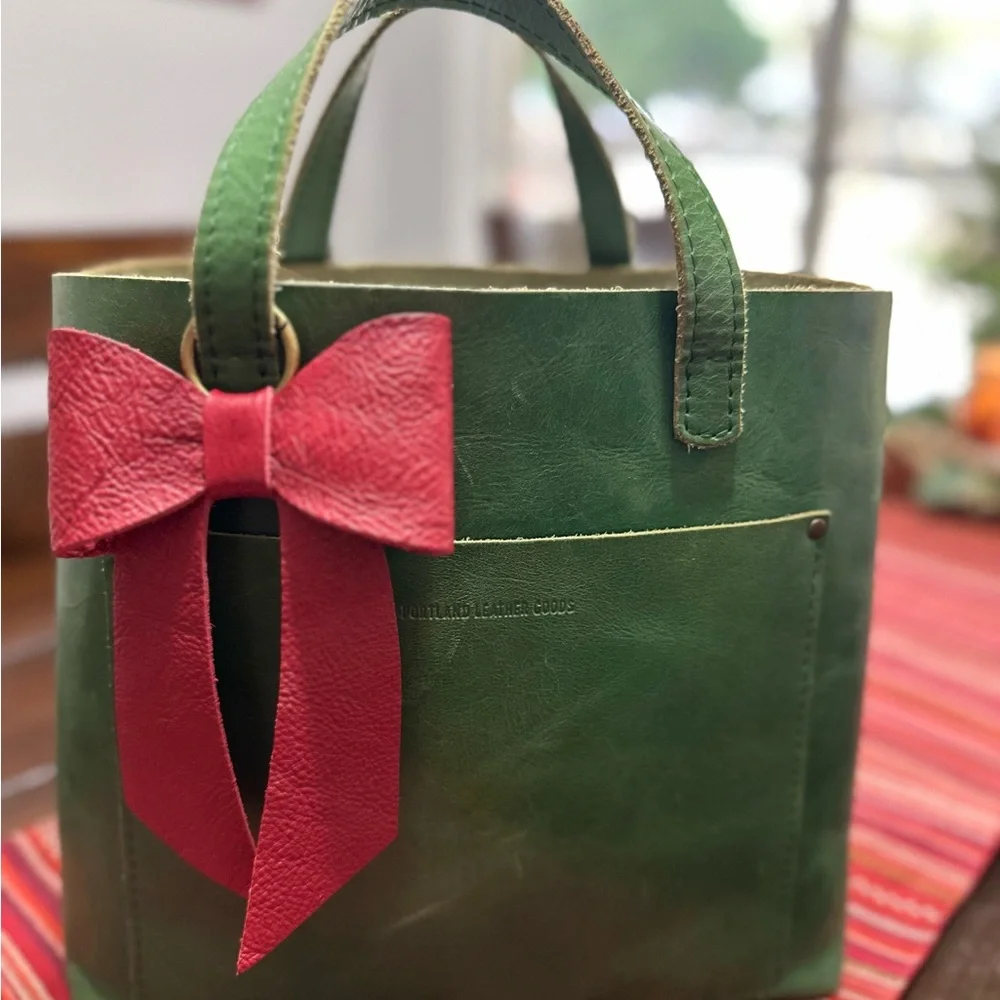 Portland Leather Green Tote Bag - Picture 1 of 7